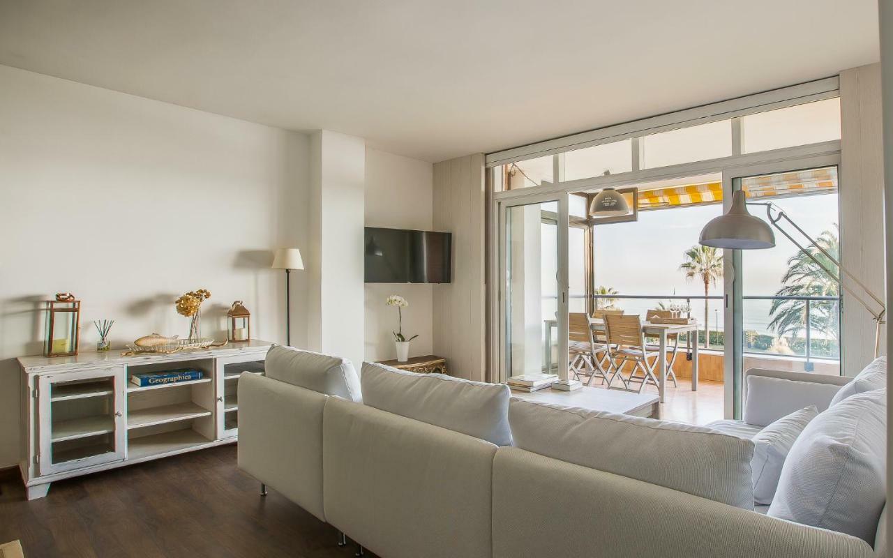 Luxury Gava Beachfront Apartment Barcelona Екстер'єр фото